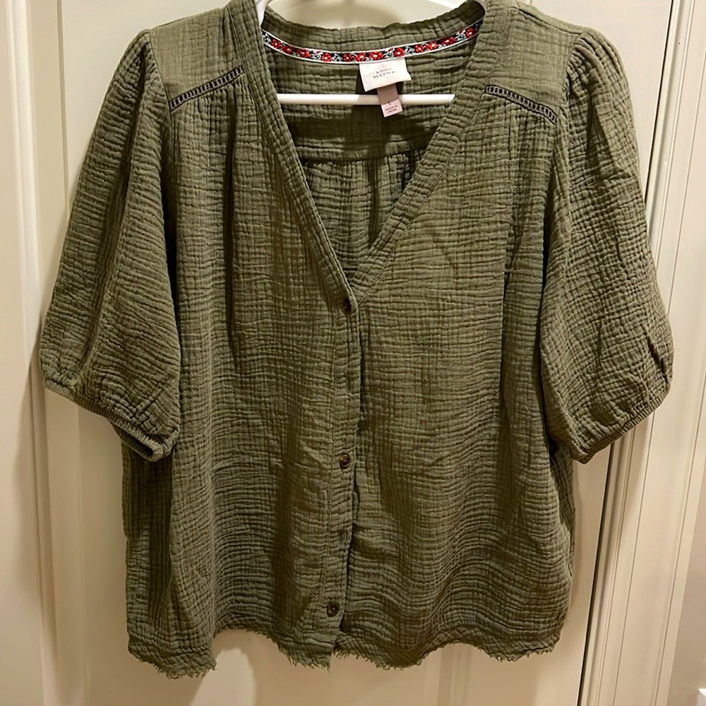 Textural woven Gauze blouse with freyed edge and inset shoulder detail